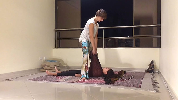 Family massage with Rebozo